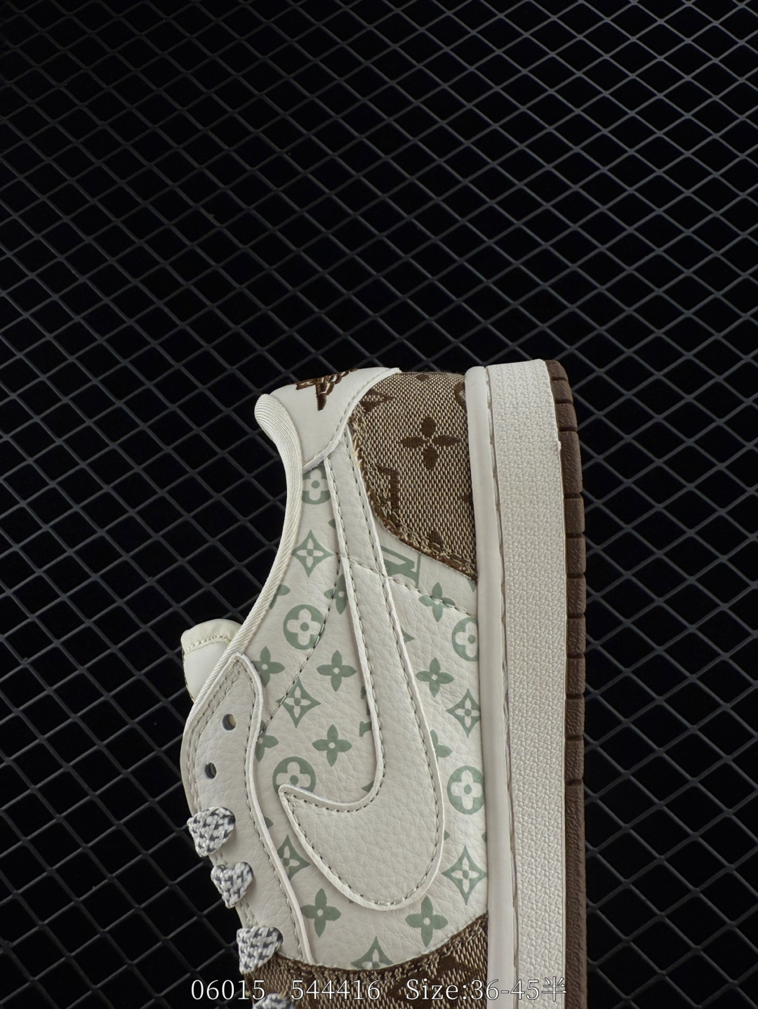 Travis Scott x Air Jordan 1 ” Reverse Mocha “